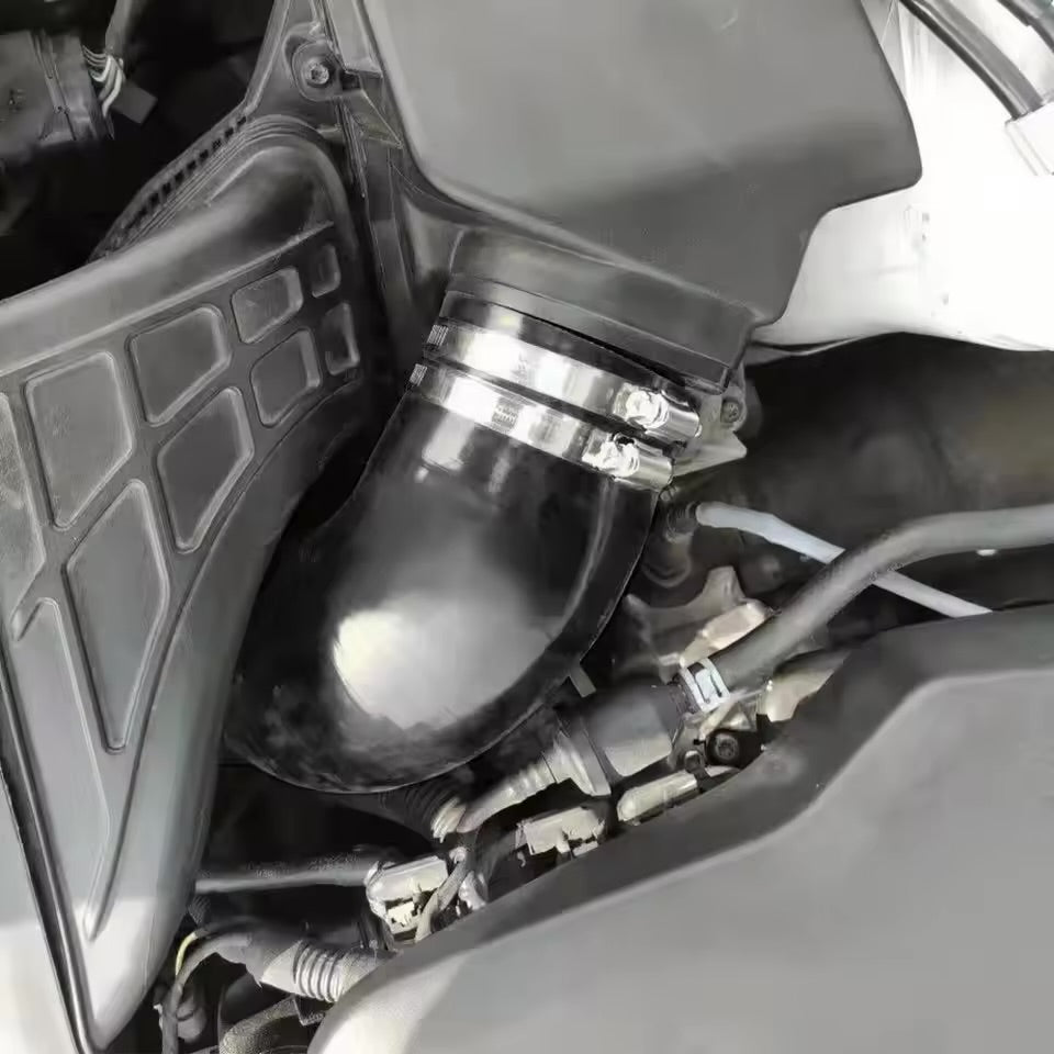 Air Inlet Tube Silicone Intake Hose Pipe for Audi A5 8T / A4 B8 1.8 & 2.0 TFSI (06H129629F)