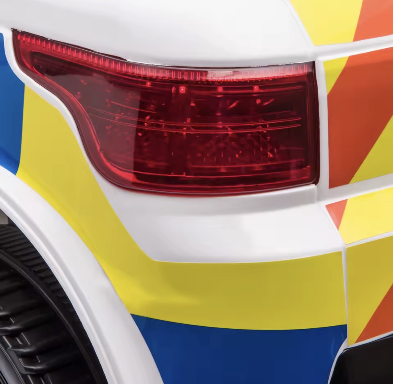 Electric Toy Police Car w/ Sirens and Flashing Lights Bluetooth HOMCOM 12V